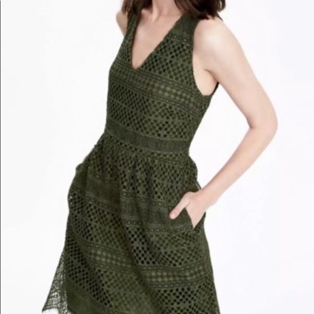 Banana Republic | Olive Crochet Lace Shift Dress | size 6